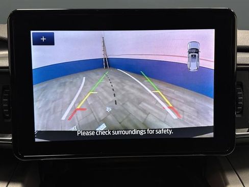 Used 2023 Ford Explorer XLT image 11