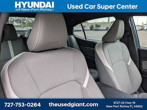 Used 2025 Toyota Camry SE FWD image 6