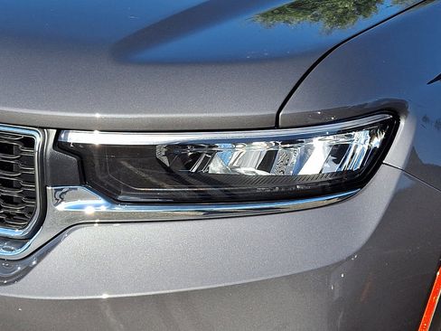 New 2025 Jeep Grand Cherokee Laredo X w/ Luxury Tech Group I image 4