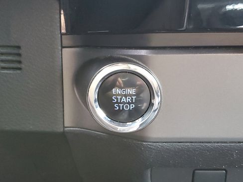 Used 2016 Toyota Tacoma TRD Sport image 22