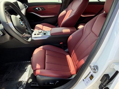 Used 2025 BMW 330i Sedan w/ Convenience Package RWD image 22