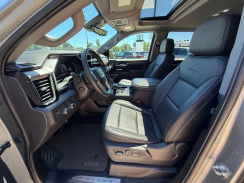 Used 2024 GMC Sierra 1500 Denali w/ Denali Reserve Package AWD/4WD image 4