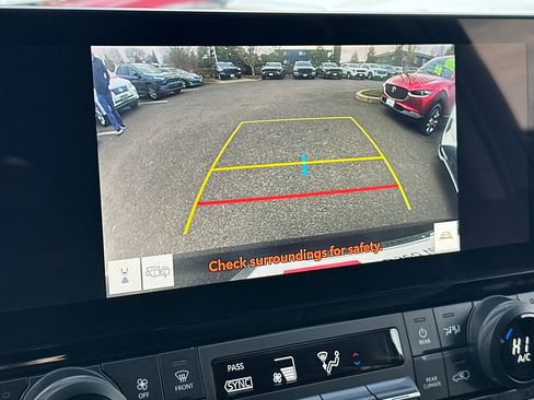 Used 2025 Toyota Grand Highlander AWD image 20