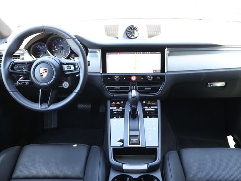 Certified 2026 Porsche Macan AWD/4WD image 23