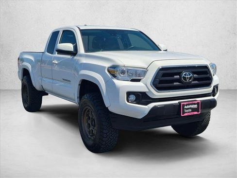 Used 2020 Toyota Tacoma SR5 RWD image 3