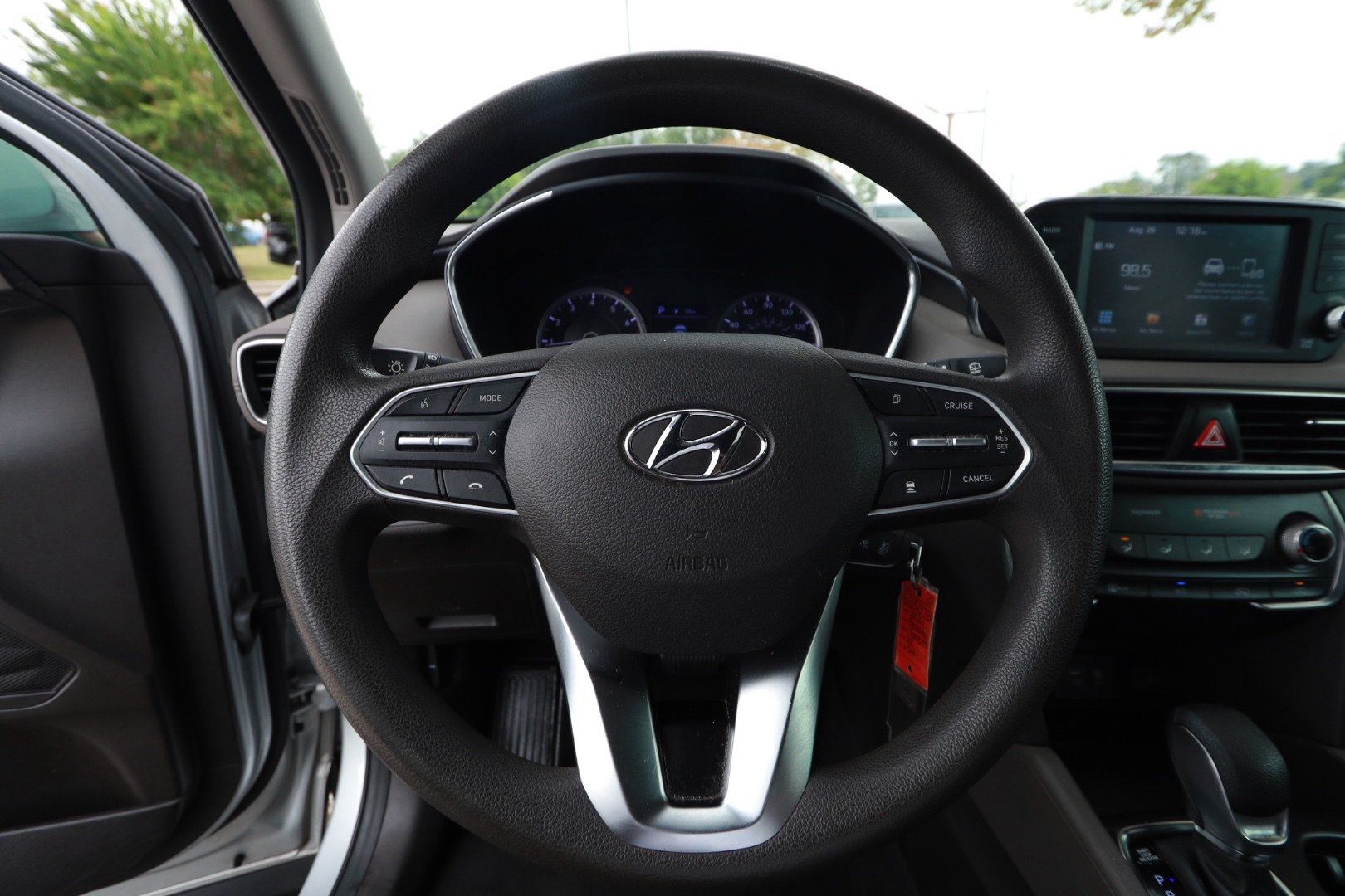 Used 2020 Hyundai Santa Fe SE FWD image 10