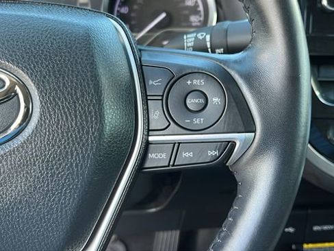 Used 2021 Toyota Camry XLE image 13