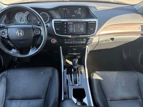 Used 2017 Honda Accord EX-L image 12