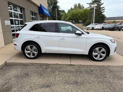 Used 2023 Audi Q5 2.0T Premium Plus w/ Premium Plus Package AWD/4WD image 9