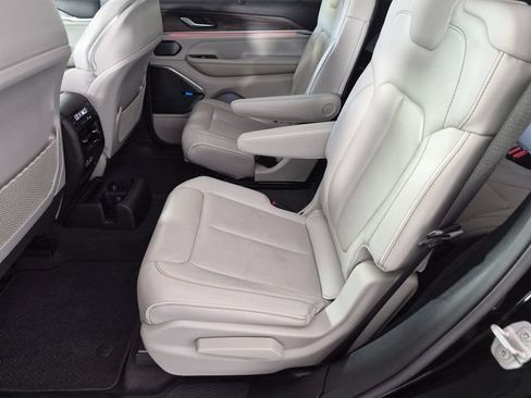 Used 2021 Jeep Grand Cherokee L Overland w/ Luxury Tech Group IV AWD/4WD image 30