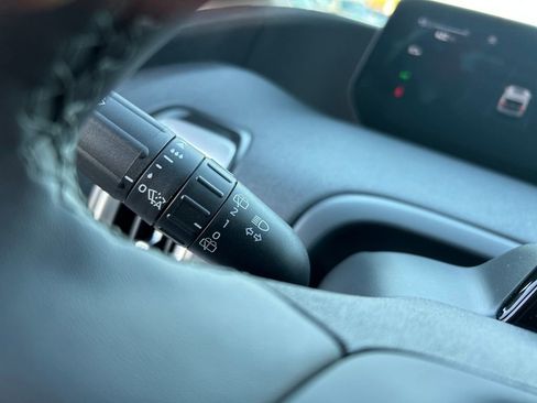 New 2025 Ford Expedition Active image 14