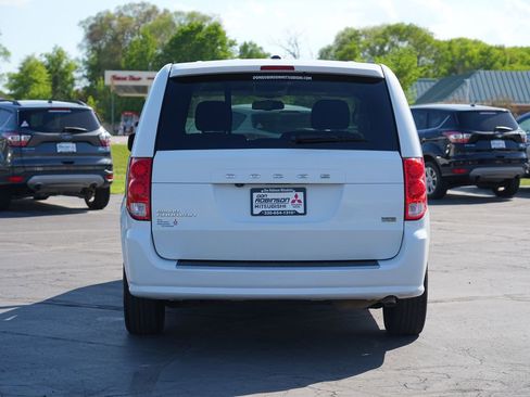Used 2017 Dodge Grand Caravan SE w/ Power Window Group FWD image 4
