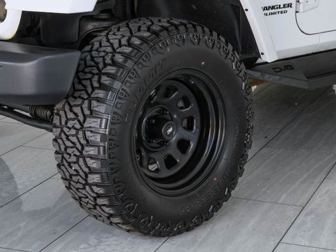 Used 2014 Jeep Wrangler Unlimited Sahara w/ Dual Top Group AWD/4WD image 60