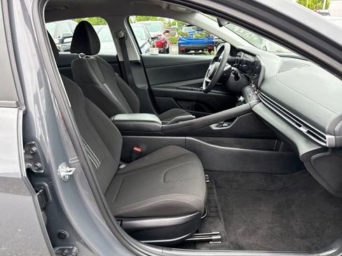 Used 2024 Hyundai Elantra SEL FWD image 9