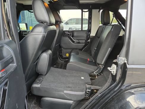Used 2017 Jeep Wrangler Unlimited Sahara AWD/4WD image 24