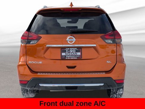 Used 2020 Nissan Rogue SL w/ Premium Package image 8