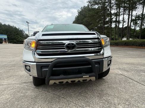 Used 2017 Toyota Tundra SR5 w/ SR5 Upgrade Package RWD image 24