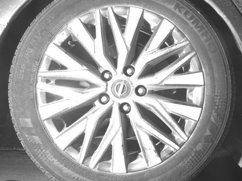 Used 2025 Nissan Altima 2.5 SV FWD image 15