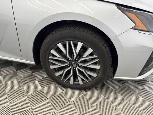 Used 2024 Nissan Altima 2.5 SV AWD/4WD image 13