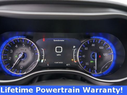 New 2026 Chrysler Pacifica Select image 21