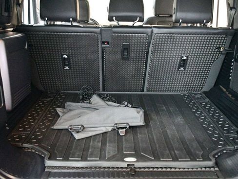 Used 2022 Land Rover Defender 110 X-Dynamic SE AWD/4WD image 75
