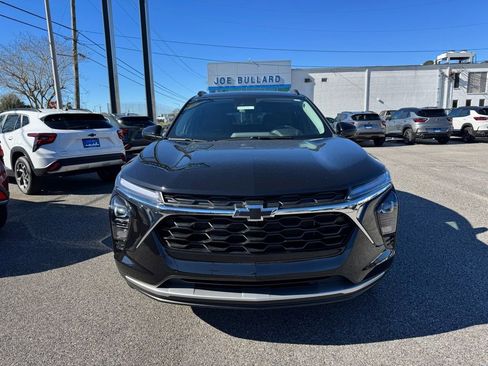 New 2026 Chevrolet Trax LT w/ Driver Confidence Package image 2
