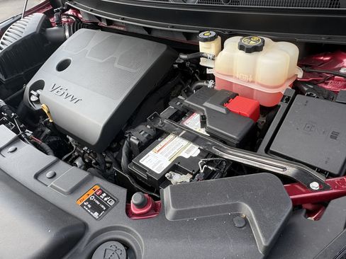 Used 2020 Buick Enclave Essence FWD image 25