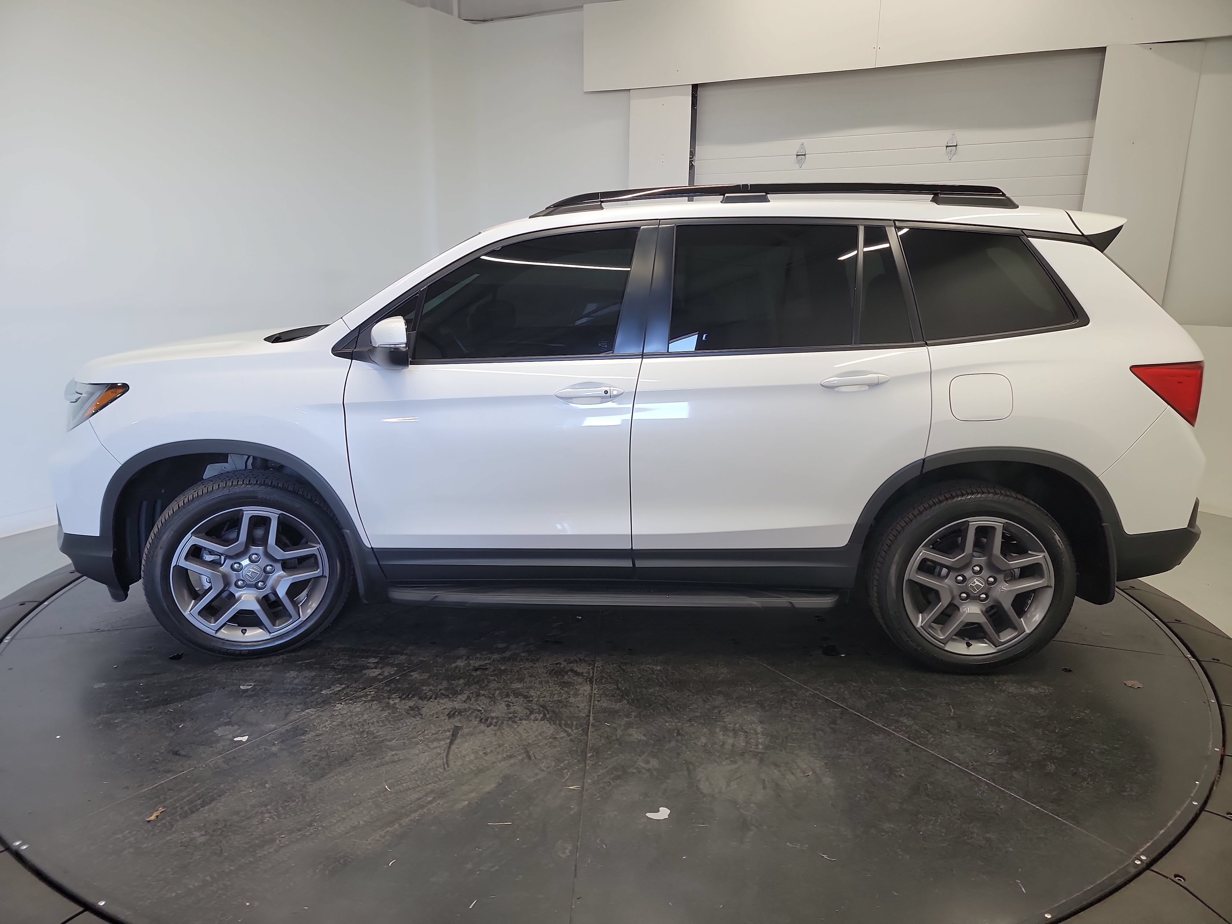 Used 2023 Honda Passport EX-L image 5