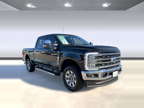 Used 2025 Ford F250 Lariat w/ Chrome Package image 7