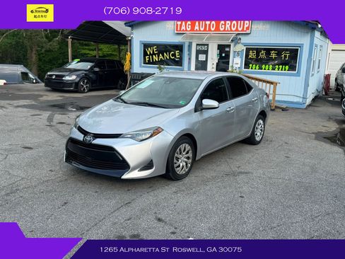 Used 2019 Toyota Corolla LE FWD image 2
