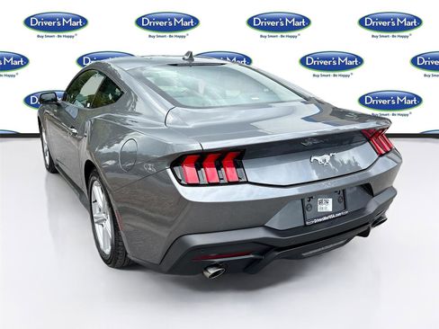 Used 2026 Ford Mustang Premium RWD image 5