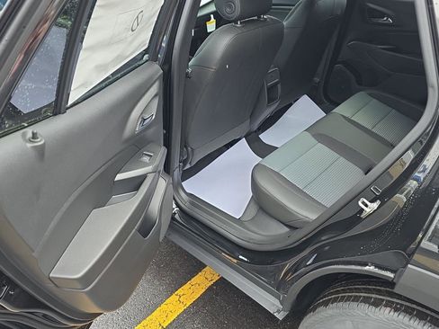 New 2025 Chevrolet Trax LT w/ Driver Confidence Package image 18