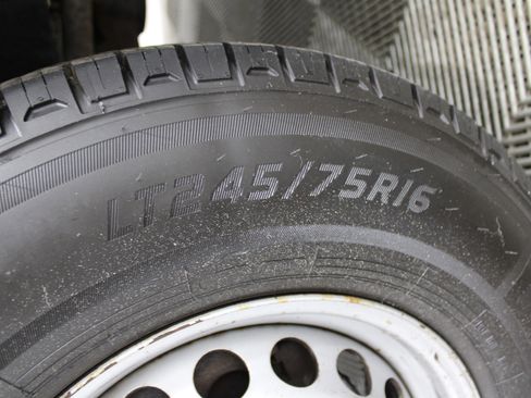 Used 2013 Mercedes-Benz Sprinter 2500 image 32