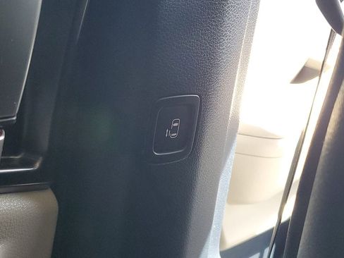 Used 2025 Kia Carnival SX Prestige image 26