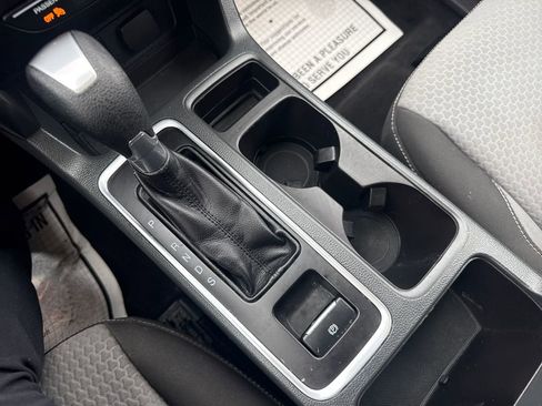 Used 2017 Ford Escape SE image 36