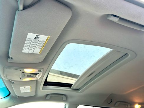 Used 2011 Toyota Sienna XLE image 11