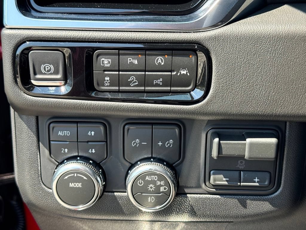 New 2026 GMC Yukon Denali w/ Denali Reserve Package AWD/4WD image 21