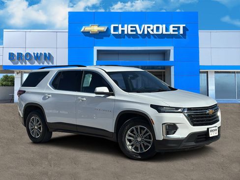 Used 2023 Chevrolet Traverse LT image 1