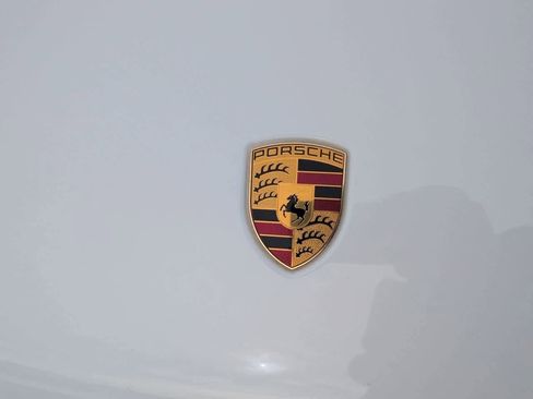 Used 2023 Porsche Macan Turbo image 11