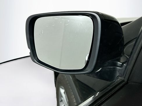 Used 2025 Honda Pilot EX-L image 16