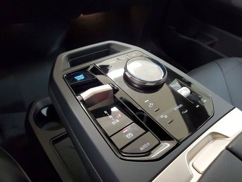New 2026 BMW iX xDrive60 image 19