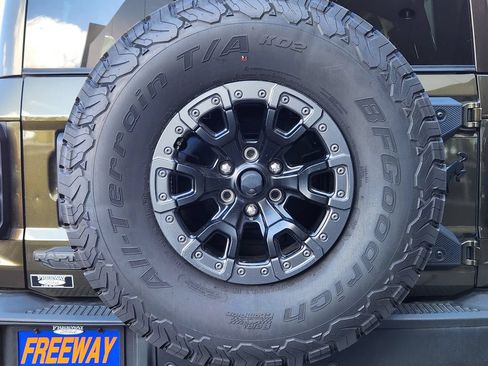 Certified 2025 Ford Bronco Raptor w/ Interior Carbon Fiber Pack AWD/4WD image 25