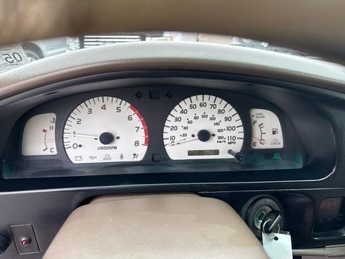 Used 2001 Toyota Tacoma PreRunner RWD image 12