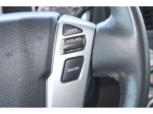 Used 2018 Nissan Titan SL w/ Chrome Package AWD/4WD image 23
