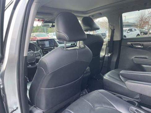 Used 2021 Toyota Highlander Platinum image 24