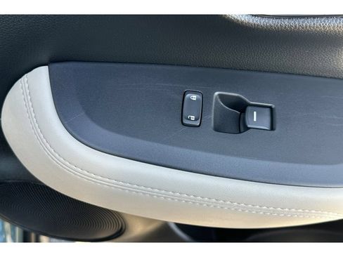 Used 2025 Honda HR-V LX image 22