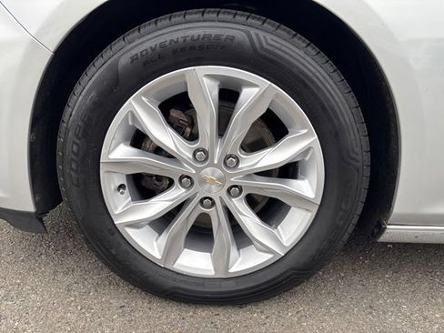 Used 2020 Chevrolet Malibu LT FWD image 14