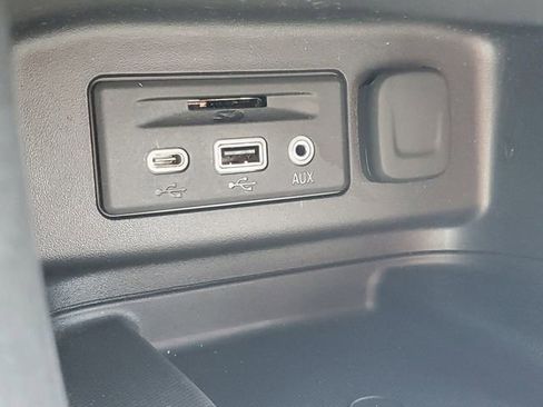 Certified 2024 Chevrolet Equinox Premier FWD image 29