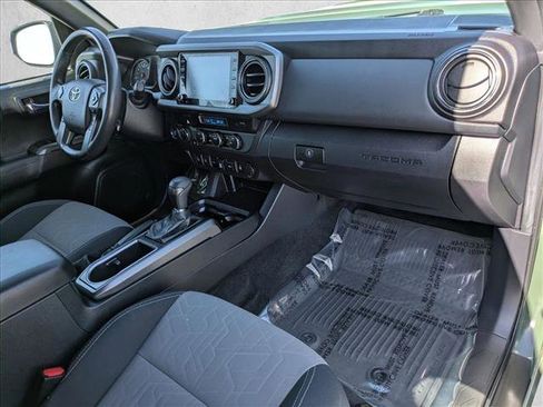 Used 2022 Toyota Tacoma TRD Sport w/ Technology Package image 20