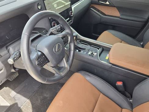 Used 2024 Lexus GX 550 w/ Accessory Package (Z1) AWD/4WD image 2